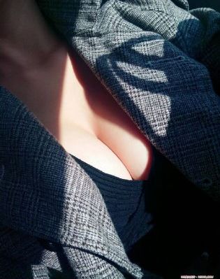 女大学生的沙龙室1_电影在线观看免费